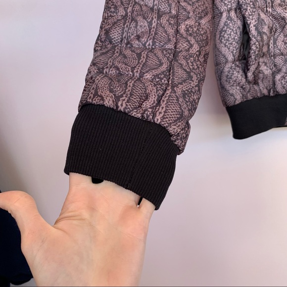 NEW, Women's Puffer Jacket, Small - Picture 7 of 12